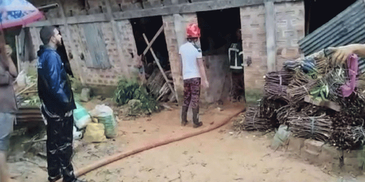 সিলেটে টিলা ধ'সে একই পরিবারের ৪ জনের মৃ'ত্যু