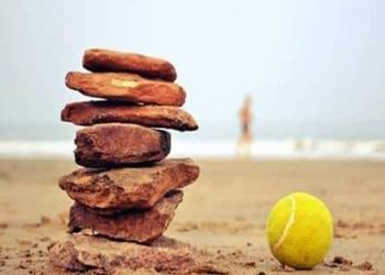 "গ্রামবাংলার ঐতিহ্যবাহী খেলা সাতচাড়া: হারিয়ে যাওয়া শৈশবের স্মৃতি"