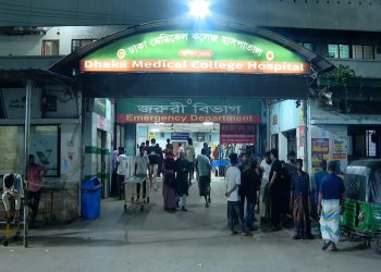 সচিবালয়ের ক্যান্টিন দখল নিয়ে সংঘর্ষ আ'হত কয়েকজন হাসপাতালে