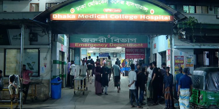 সচিবালয়ের ক্যান্টিন দখল নিয়ে সংঘর্ষ আ'হত কয়েকজন হাসপাতালে