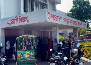 পাবনায় কাভার্ড ভ্যানের ধাক্কায় মা-মেয়েসহ নি'হত ৩