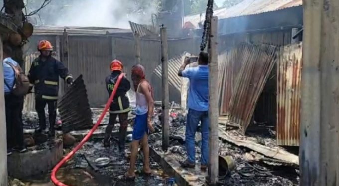 টাঙ্গাইলের বেবীস্ট্যান্ড কান্দাপাড়ায় ভয়াবহ অ'গ্নিকা'ণ্ড