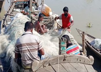 ৫৮ দিনের নিষেধাজ্ঞা শেষে সাগরে ফিরল জেলেদের জীবন ও কর্মচাঞ্চল্য