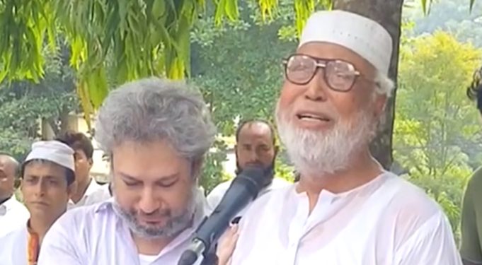 স্ত্রীর জানাজায় অঝোরে কাঁদলেন বঙ্গবীর