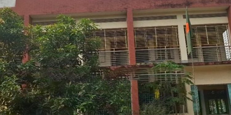 কালিহাতীতে সরকারি বিদ্যালয়ের জমি দখল নীরব প্রশাসন