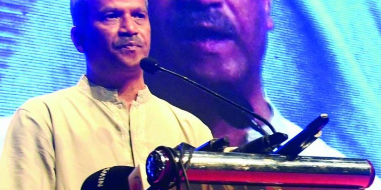 ‘ফ্যাসিস্টদের বিচার হবেই শাহবাগে তথ্যচিত্র প্রদর্শনীতে আসিফ নজরুল