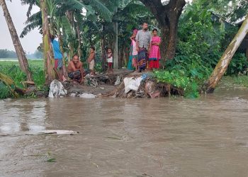 উজানের ঢলে তিস্তায় পানি বৃদ্ধি লালমনিরহাটে নিম্নাঞ্চল প্লাবিত