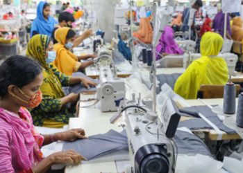 যুক্তরাষ্ট্রে বাংলাদেশের রপ্তানি পণ্যে ৩৫% শুল্ক শীর্ষ বাজারে বড় ঝুঁকিতে তৈরি পোশাক খাত