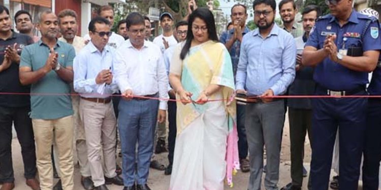 টাঙ্গাইলে দুই গুরুত্বপূর্ণ সড়কের সংস্কার কাজের উদ্বোধন