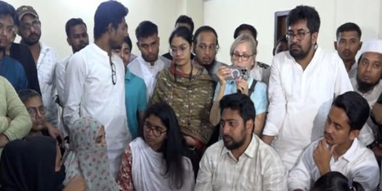 এখনো প্রশাসনে স্বৈরাচারের দোসর শহীদ পরিবার বঞ্চিত: এনসিপি আহ্বায়ক