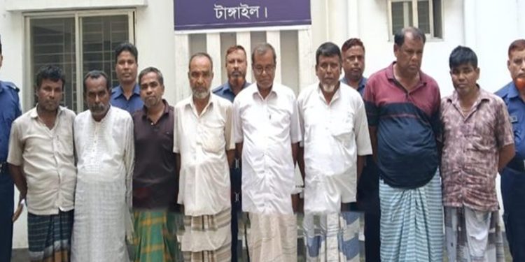 কালিহাতীর এলেঙ্গায় জু'য়ার আসরে পুলিশের হানা ৮ জন আ'টক