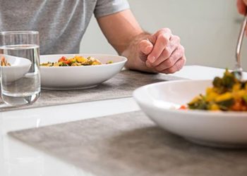 “খাওয়ার পর পানি পান: সত্যিই কি ওজন বাড়ে?”