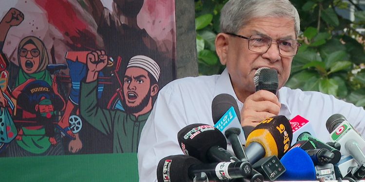 চাপে ফেলেও বিএনপিকে দুর্বল করা যাবে না: শাহবাগে মির্জা ফখরুল