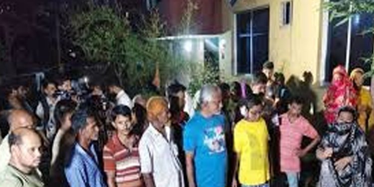 খুলনায় বিষাক্ত ম'দ কাণ্ডে ৫ জনের মৃ'ত্যু হোমিও চিকিৎসক গ্রে'প্তা'র