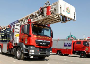 টিকাটুলির মামুন প্লাজায় আ'গুন কাজ করছে ফায়ার সার্ভিসের ৭ ইউনিট
