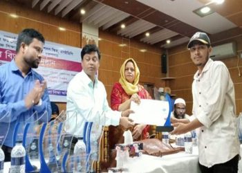 গোপালপুরে কৃতি শিক্ষার্থীদের সংবর্ধনা ও পুরস্কার বিতরণ