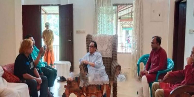 মধুপুরে সাংবাদিকদের সঙ্গে মতবিনিময়ে বিএনপি প্রার্থী স্বপনের