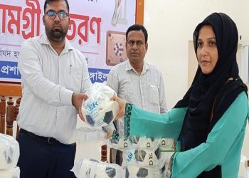 কালিহাতীতে ১৭০ বিদ্যালয়ে ক্রীড়া সামগ্রী বিতরণ