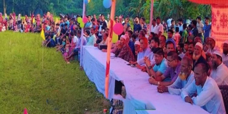 কালিহাতীতে ছেলের বাবা বনাম মেয়ের বাবা ফুটবল ম্যাচে আনন্দের ঝড়