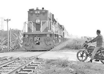 টাঙ্গাইলে ৩০টি অরক্ষিত রেলক্রসিং ভয়ংকর মৃ'ত্যুফাঁদে পরিণত