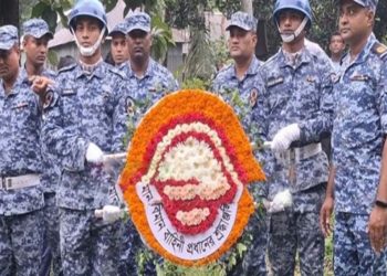 উত্তরা বিমান দুর্ঘটনায় নি'হ'ত হুমায়রা ও তানভীরের কবর জিয়ারত বিমানবাহিনী