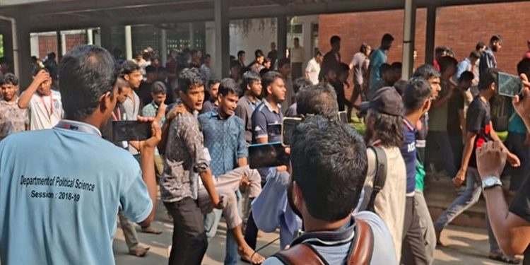 মাইলস্টোন দুর্ঘটনায় হা'ম'লার প্রতিবাদে সংলাপ থেকে ওয়াকআউট সিপিবি-বাসদ-জাসদের