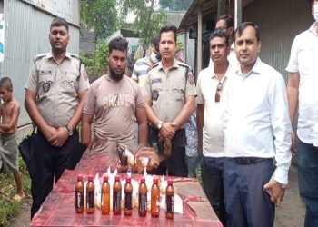 মির্জাপুরে চায়ের দোকানে বাংলা ম'দ বিক্রি গ্রে'প্তা'র ১