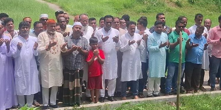 টাঙ্গাইলের মাইলস্টোন দুর্ঘটনায় নিহত শিক্ষার্থীদের বাড়িতে বিএনপি নেতাদের সমবেদনা