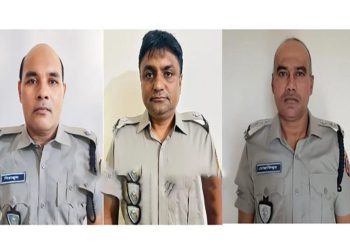 টাঙ্গাইলে সাবেক কাউন্সিলরের টাকা লুটের অভিযোগে মা'দক নিয়ন্ত্রণের ৩ কর্মকর্তা বরখাস্ত