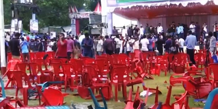 সমাবেশের আগে গোপালগঞ্জে এনসিপির প্রস্তুত মঞ্চে ভাঙচুর