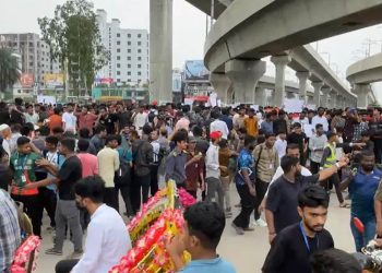 উত্তরায় মাইলস্টোন স্কুলে শিক্ষার্থীদের সঙ্গে পুলিশের ধাওয়া-পাল্টা ধাওয়া আ'হত ৩