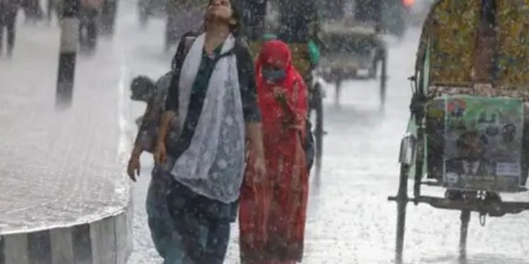“দেশের চার বিভাগে ভারি বৃষ্টিপাতের সম্ভাবনা ২৪ জুলাই পর্যন্ত সতর্কতা”