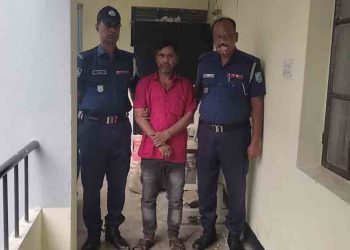 গাজীপুরে চাঁ'দাবাজি মা'মলার আসামি বহিষ্কৃত যুবদল নেতাকে পুলিশের হাতে তুলে দিলেন বিএনপি নেতা