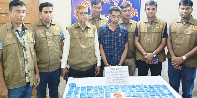 বাগেরহাটে ২০ হাজার ই'য়াবাসহ মা'দক কারবারি গ্রে'প্তা'র