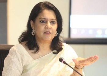 কর বৃদ্ধির গুজবে আতঙ্ক নয় আলোচনা চলছে উপদেষ্টা রিজওয়ানা