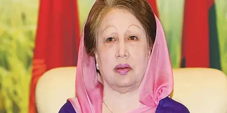 গভীর রাতে হাসপাতালে খালেদা জিয়ার স্বাস্থ্য পরীক্ষা বাসায় ফিরলেন