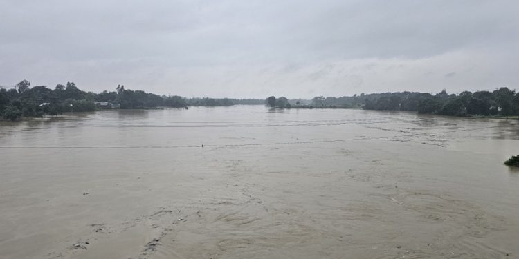 গোমতী নদীতে পানি বৃদ্ধি কুমিল্লায় তীব্র ভাঙন ও বন্যার আশঙ্কা