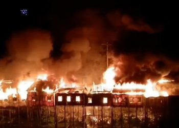 শ্রীনগরে দলিল লেখকপট্টিতে অ'গ্নিকাণ্ডে ১৯ দোকান পুড়ে ছাই