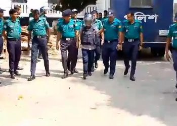 গণঅভ্যুত্থানের ৭ মা'মলায় সাবেক মন্ত্রী-এমপি ও পুলিশ কর্মকর্তাসহ ৩৯ আসামি ট্রাইব্যুনালে হাজির”