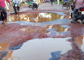 সংস্কারের অভাবে ধ্বংসের পথে সখীপুর কচুয়া-আড়াইপাড়া সড়ক