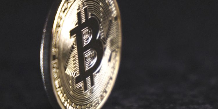 বিটকয়েনের দাম $124,000 অতিক্রম: ক্রিপ্টো বাজারে রেকর্ড উত্থান
