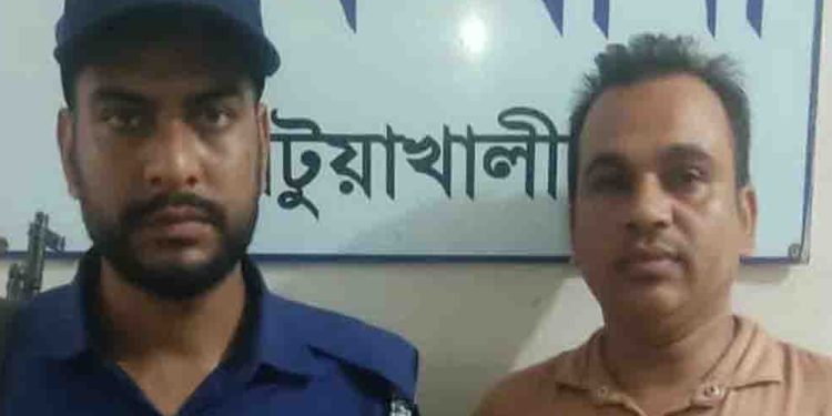 বিএনপি অফিস ভাঙচুর মা'ম'লা'য় যুবলীগ নেতা মনিরুল ফকির গ্রে'প্তা'র