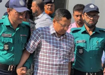 মানবতাবিরোধী অপরাধ শেখ হাসিনার বিরুদ্ধে সাক্ষ্য দিতে ট্রাইব্যুনালে হাজির সাবেক আইজিপি