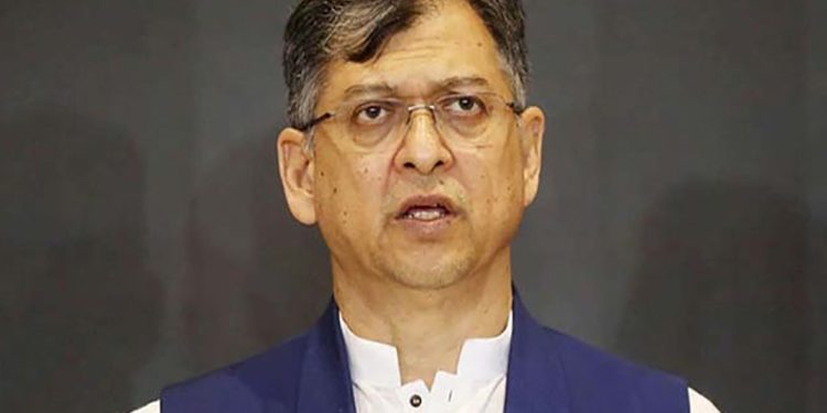 সালাহউদ্দিন আহমদ বলেছেন অন্তর্বর্তী সরকারের উপদেষ্টাদের জড়িত কিনা স্পষ্ট করা জরুরি