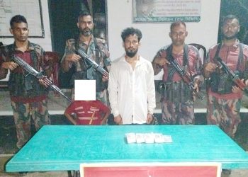 ঝিনাইদহ সীমান্তে ভারতীয় জাল রূপিসহ বাবা ও ছেলে আ'ট'ক