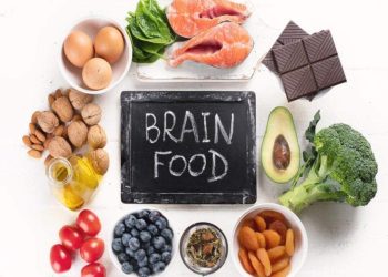 মস্তিষ্কের স্বাস্থ্য ভালো রাখতে সাহায্য করে যেসব খাবার