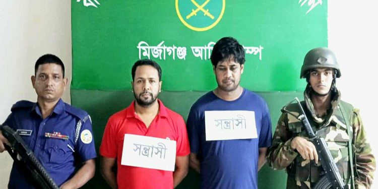 মির্জাগঞ্জে সাংবাদিকের ওপর হামলা বিএনপি-যুবদলের ৩ নেতা গ্রেফতার