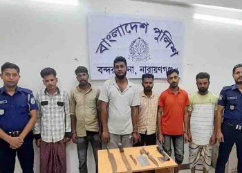 চোরাকারবারির হা'ম'লা'য় দুই পুলিশ সদস্য গুরুতর আ'হ'ত ৬ জন গ্রে'প্তা'র