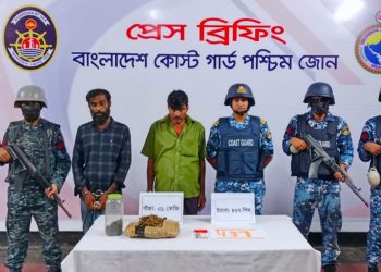 মোংলায় যৌথ অভিযানে ২ মা'দ'ক ব্যবসায়ী আ'ট'ক গাঁ'জা ও ই'য়া'বা জব্দ