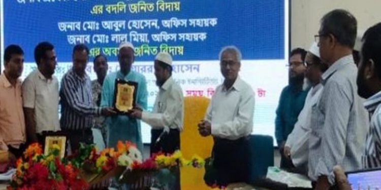 টাঙ্গাইল পলিটেকনিকে ৩ অফিস সহায়ক বিদায় সংবর্ধনা